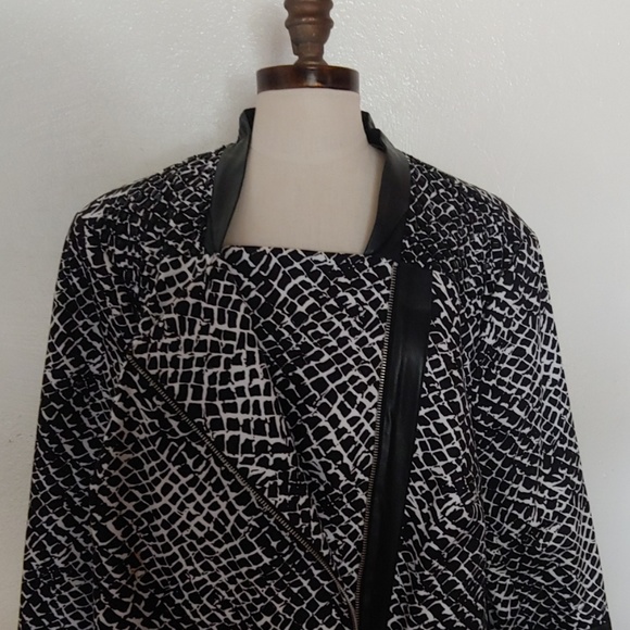 🌸EUC Peter Nygard Jacket🌸 - Picture 2 of 8